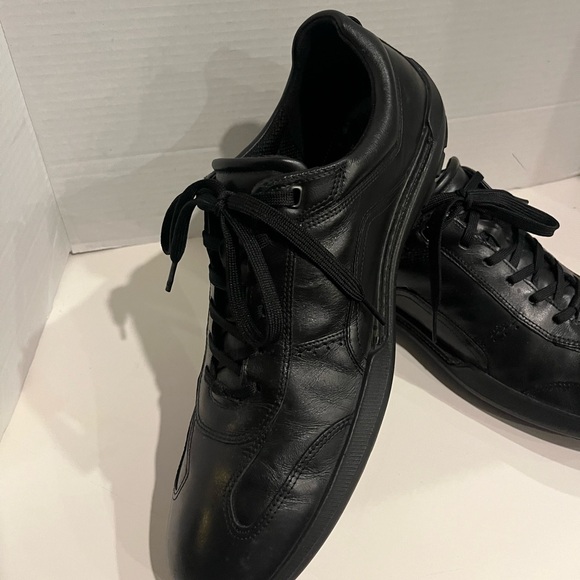 PRE-OWNED ECCO MEN'S LEATHER LACE UP SHOES- BLACK- SIZE 12 - Picture 2 of 5